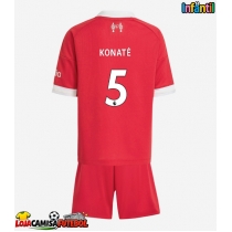 Camisa de Futebol Liverpool Ibrahima Konate #5 Equipamento Principal Infantil 2025-26 Manga Curta (+ Calças curtas)
